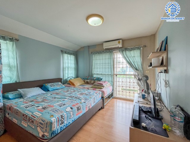 *****บ้านเดี่ยวมือสองย่านนนทบุรี ม.ชลลดา วัดลาดปลาดุก คุณภาพระดับ L&H เนื้อที่มากถึง 52.5 ตร.ว. ฟังก์ชัน 3 ห้องนอน 2 ห้องน้ำ 2 ที่จอดรถ แถมฟรี! 3 เครื่องปรับอากาศ และ 2 เครื่องทำน้ำอุ่น บนทำเลแห่งการเดินทาง ใกล้รถไฟฟ้าสายสีม่วง "สถานีคลองบางไผ่" และทางด่วน "กาญจนาภิเษก"